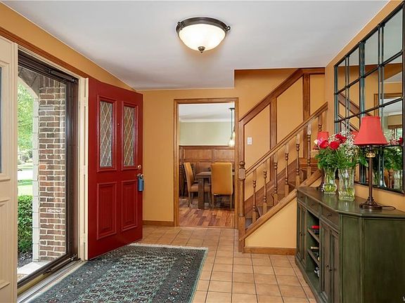 3rd image of 274 Randwood Dr