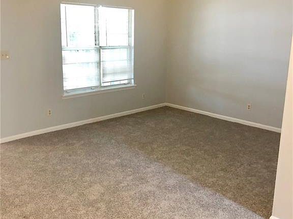 4th image of 448 Indian Summer Ln