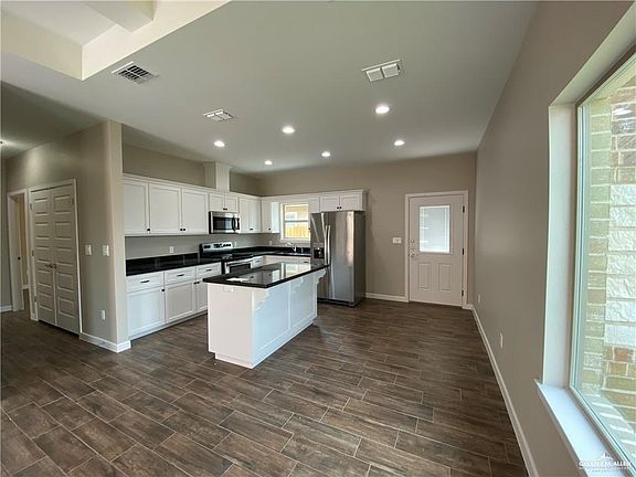 3rd image of 1808 Taft St #4