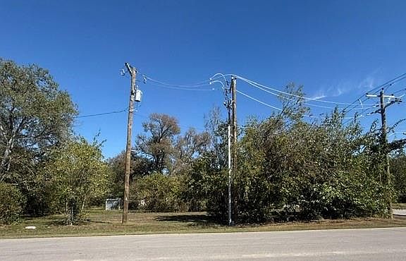 2nd image of 402 E Liberty Ave