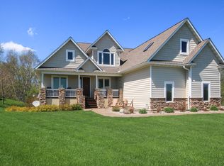 588 128th Ave, Hudson, WI 54016