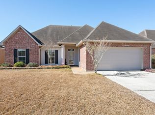 17013 Jamestowne Dr, Prairieville, LA 70769