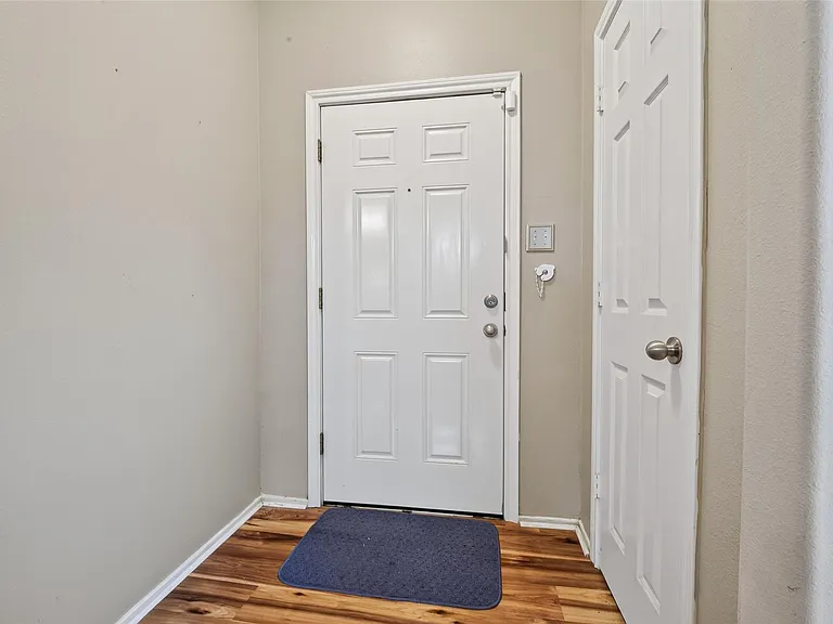 13022 Cherton Ct — Photo 14