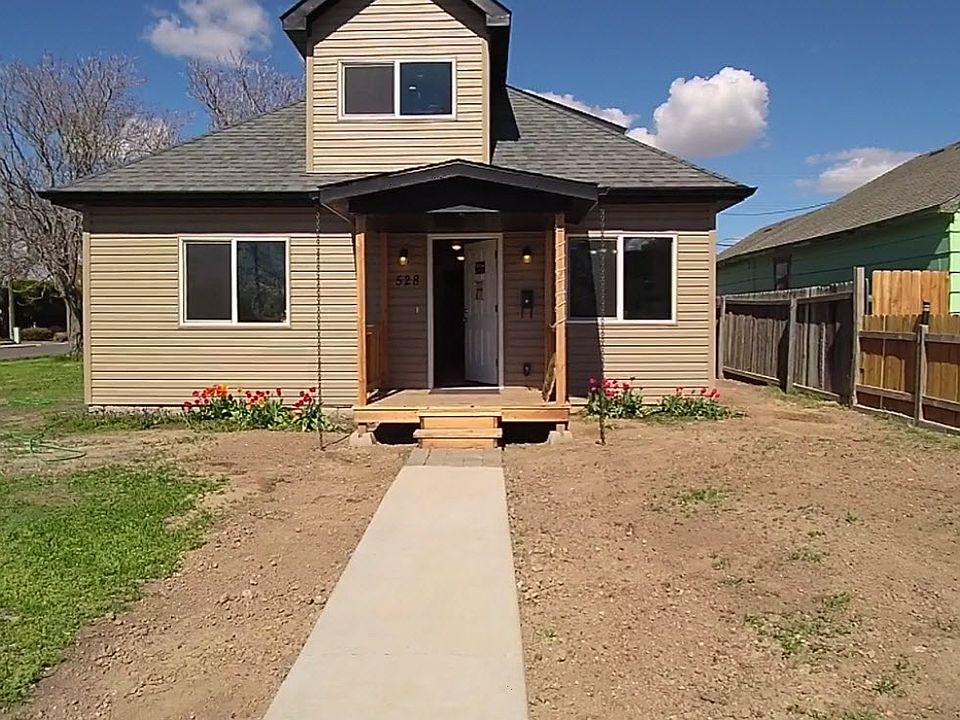 1st image of 528 12th Ave N