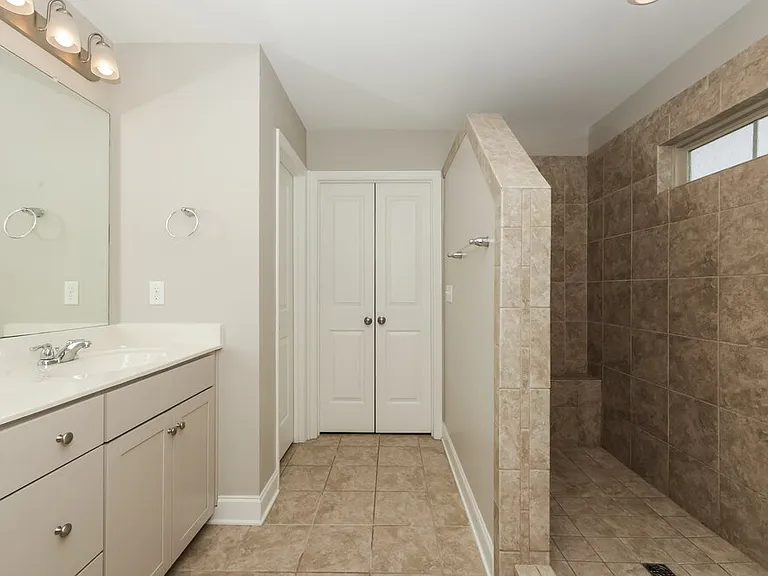 1005 Keeneland Dr — Photo 11