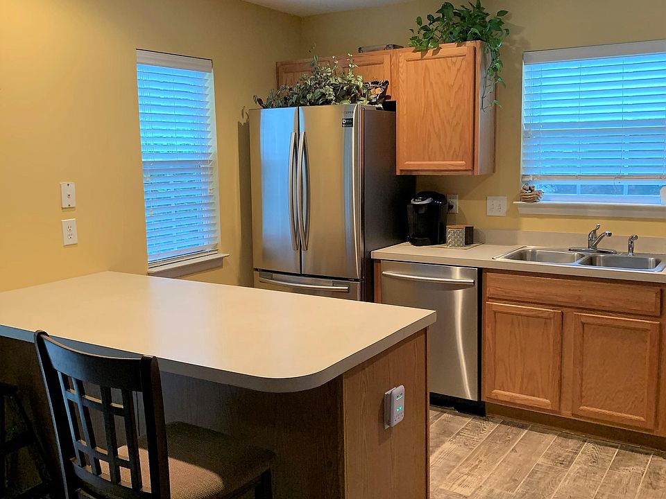 2nd image of 1404 Elm Hall Cir