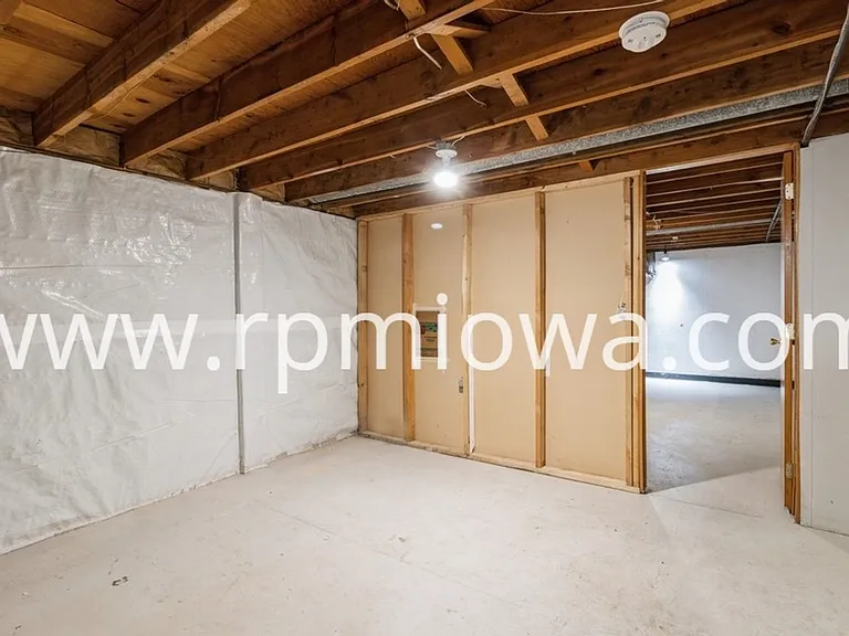 215 NW Arlan Dr — Photo 9