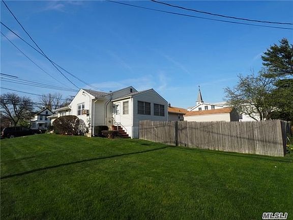 3rd image of 49 S Bay Ave
