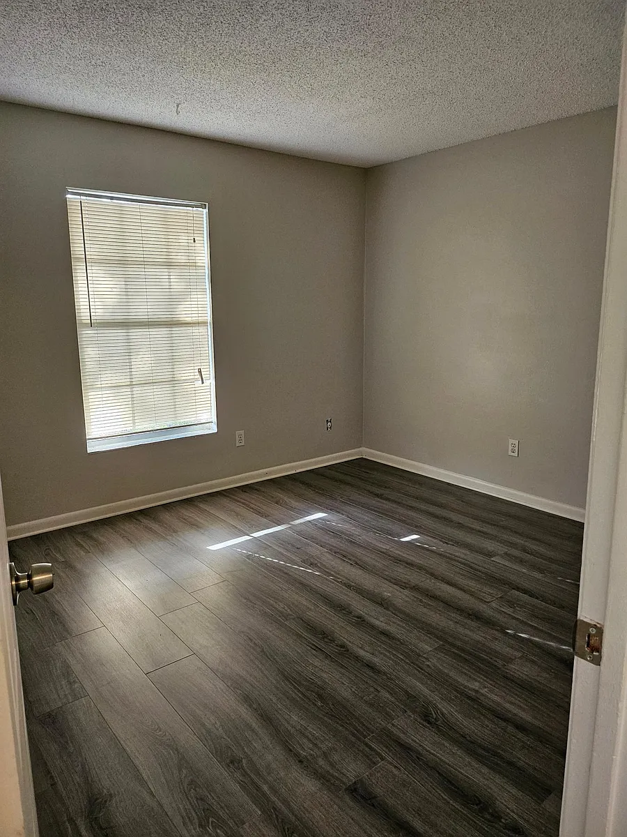 Building Photo - 7081 Balboa Dr