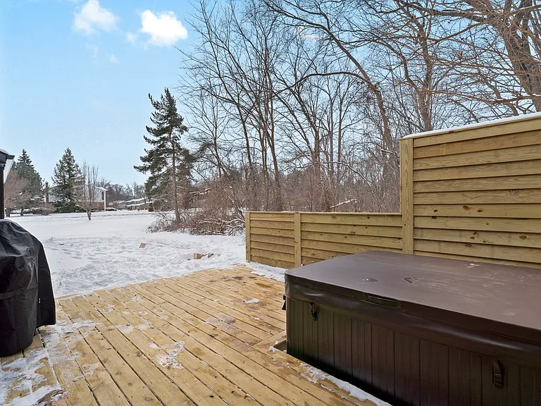 711 Medinah Dr — Photo 50