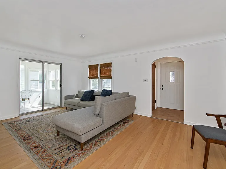 5116 Mason St — Photo 2