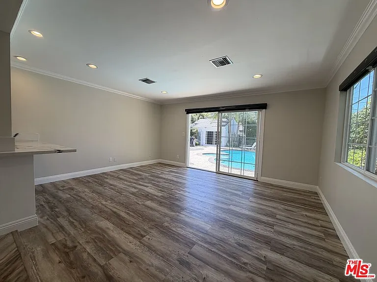 4747 Cartwright Ave — Photo 28