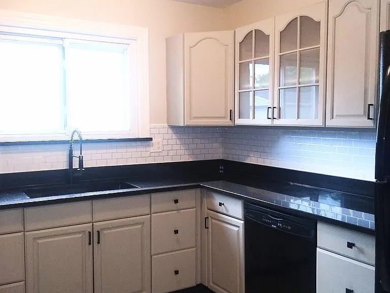 370 Randolph St — Photo 25