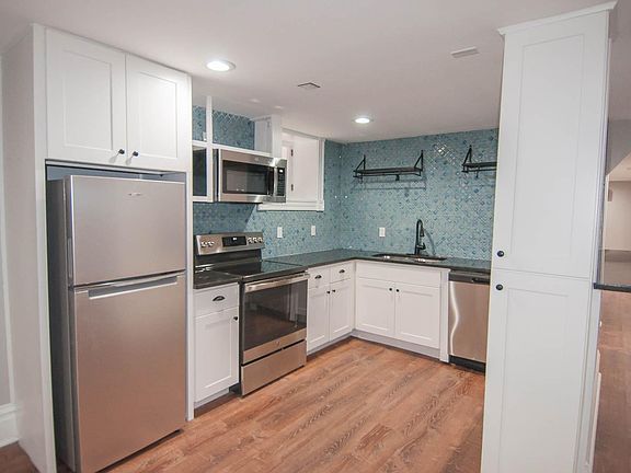 2nd image of 3236 California Ave