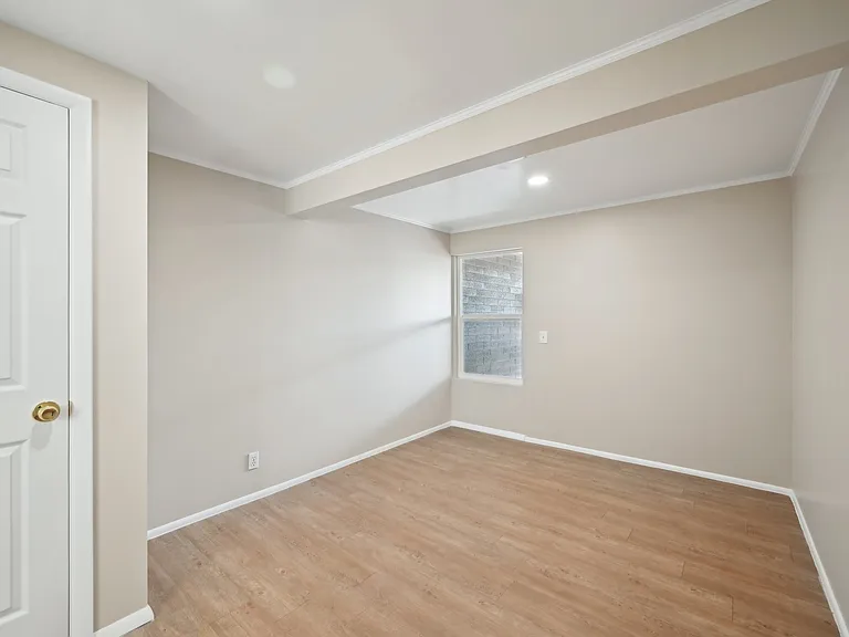 2180 S Lake St #8 — Photo 7