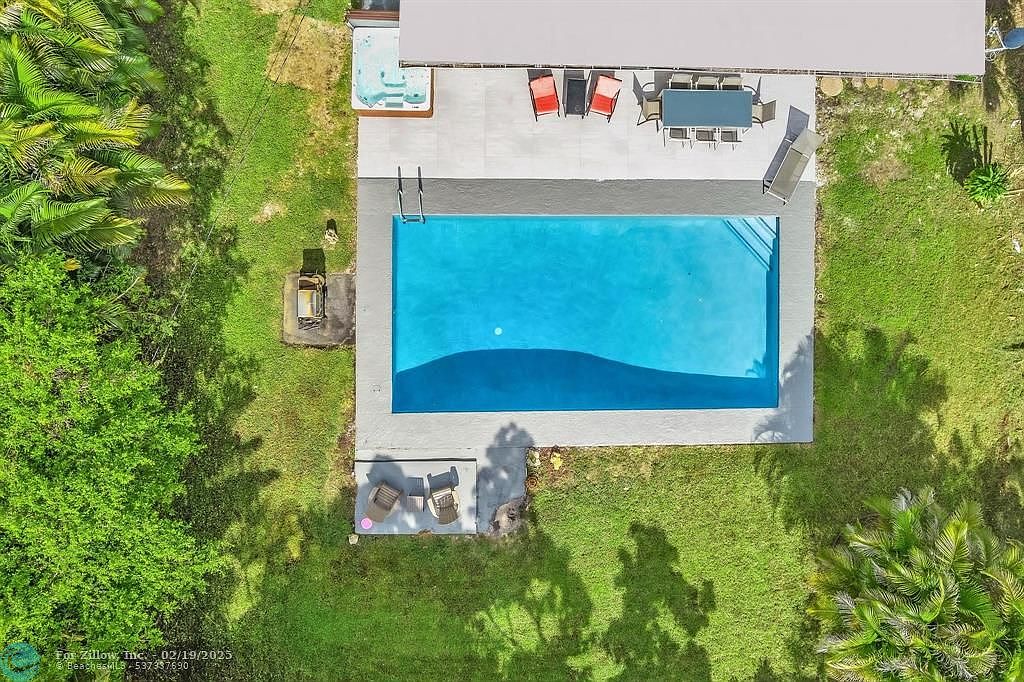 410 E Country Club Cir