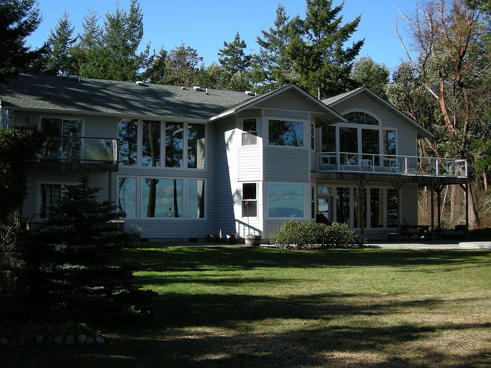 big yard! 1.45 acres!
