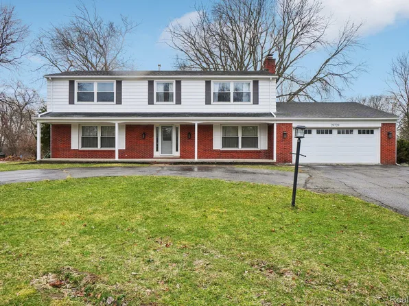 29729 Pipers Ln, Farmington Hills, MI 48334