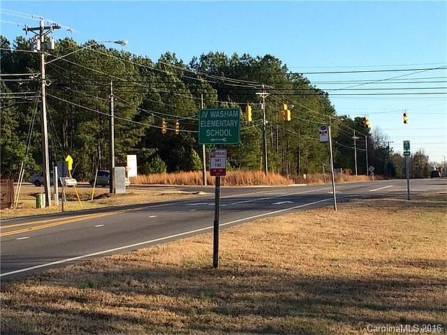 2nd image of 18336 Statesville Rd #5