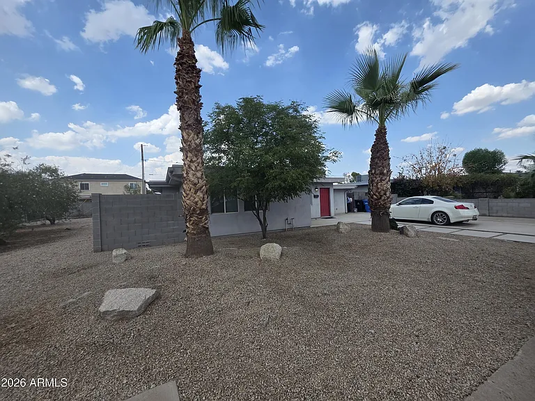 1812 E Whitton Ave — Photo 45