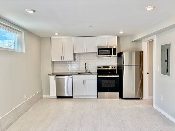 3rd image of 5356 Cedar Ave #3