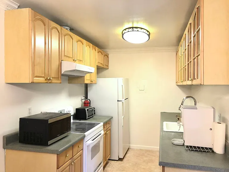 2458 W Bayshore Rd #7 — Photo 6