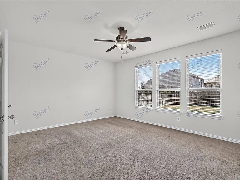 1314 Torrington Ln — Photo 11
