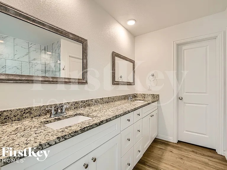 7384 Parkside Place Dr — Photo 18