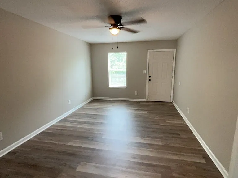 3284 Tower Dr #D — Photo 3