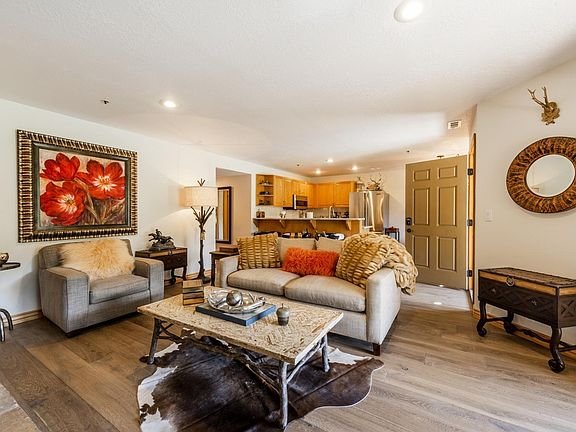 4th image of 1585 Empire Ave #206