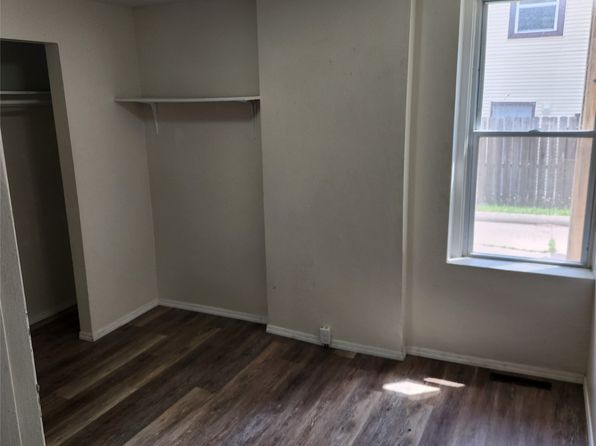 des-moines-iowa-251547434 picture