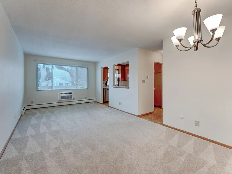 1344 Saint Paul Ave #7 — Photo 4