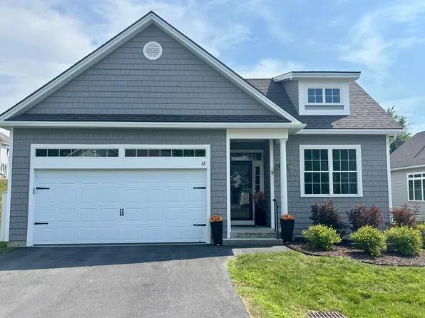 32 Edgewood Brook Road, Barre Town, VT 05641