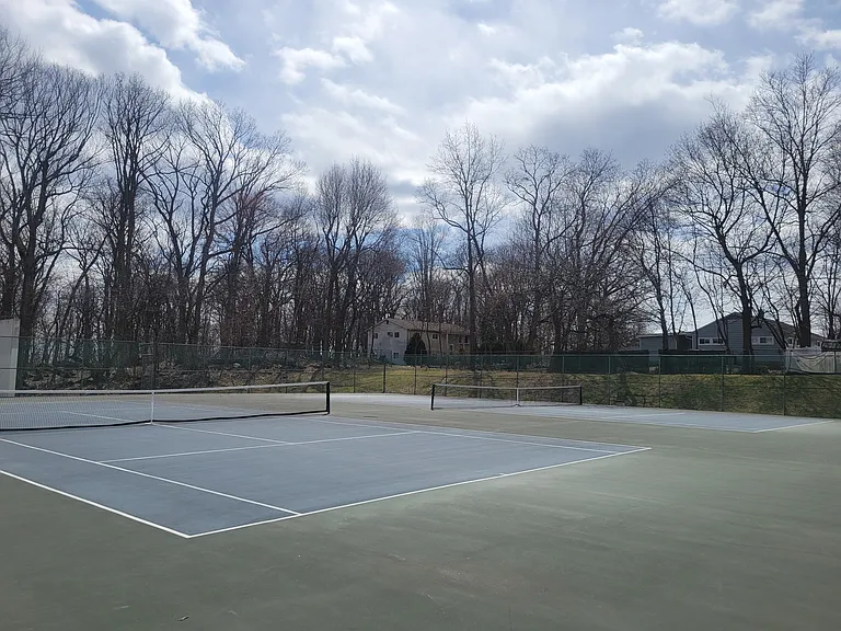 Tennis Courts! pic#2