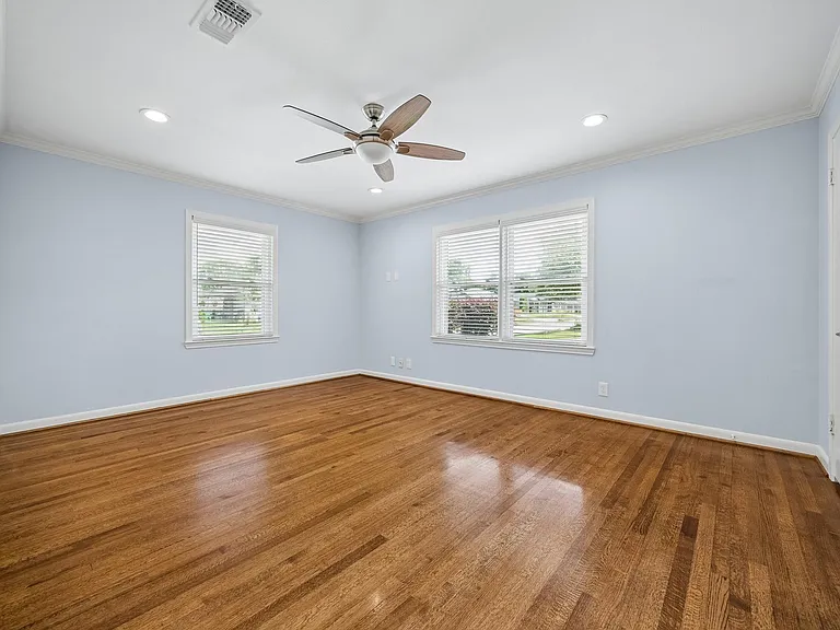 2202 Lazybrook Dr — Photo 11