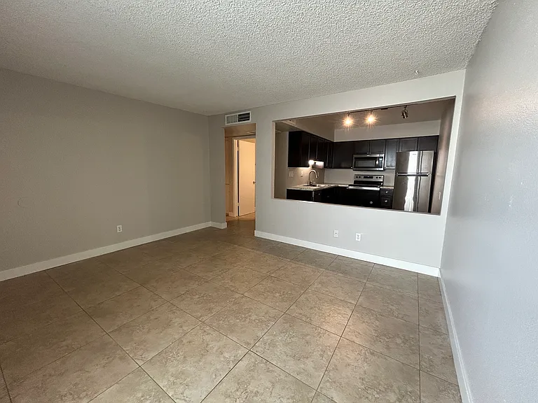 859 S Extension Rd — Photo 3