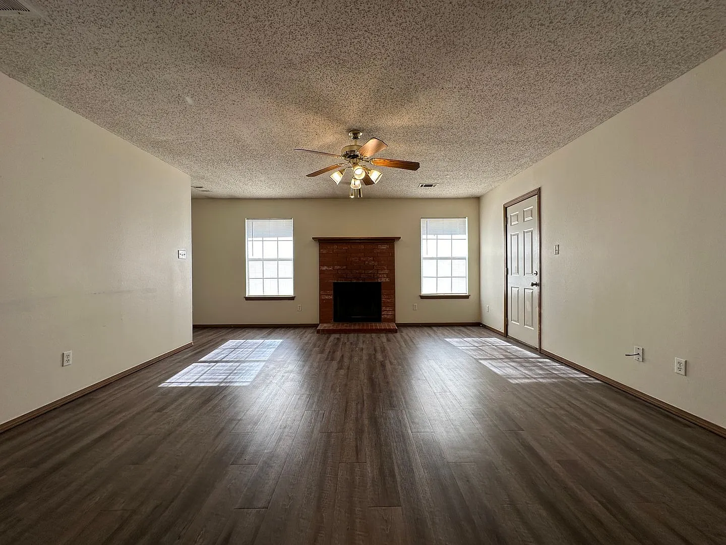 * Move-In Special * Beautiful Brick Duplex in Greenwood - 2 Bedroom, 2 Bathroom, 1 Car Garage - 1... — Photo 2