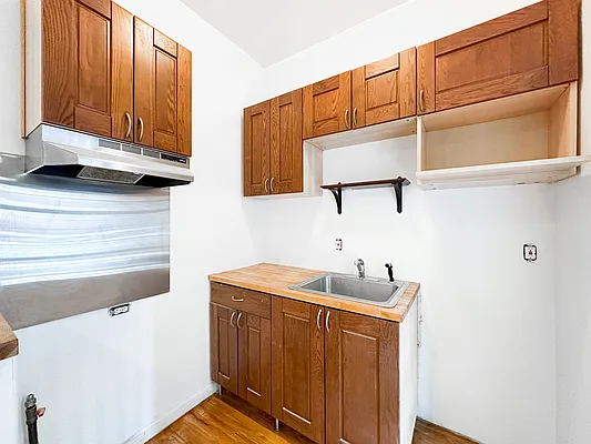 Rented by Keller Williams NYC | media 6