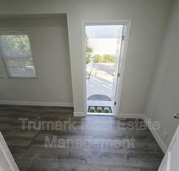 433 W Garfield Ave — Photo 23