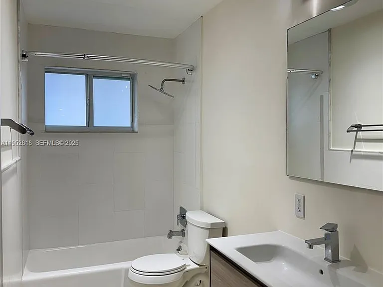 16453 NE 33rd Ave — Photo 13