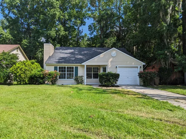 110 W White Hawthorne Dr, Savannah, GA 31419
