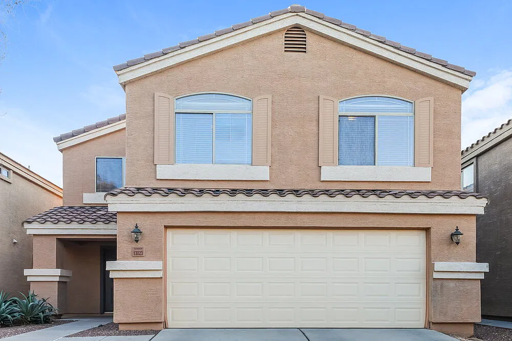 4 bed, 2.5 bath, 1949 sqft, $2,245 — Photo 1