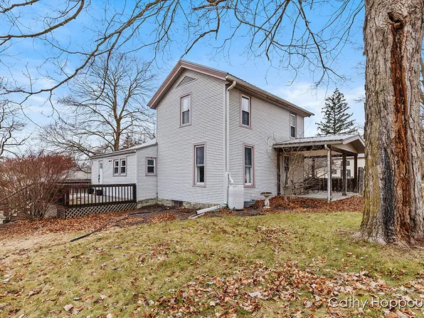 147 S Elizabeth St, Lyons, MI 48851