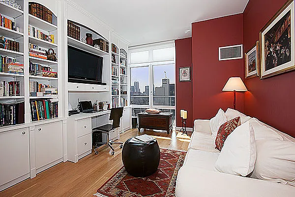 Sold by Adriana Arciello, LREB | media 25