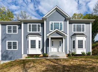 38 Roundhill Rd, Hopewell Junction, NY 12533