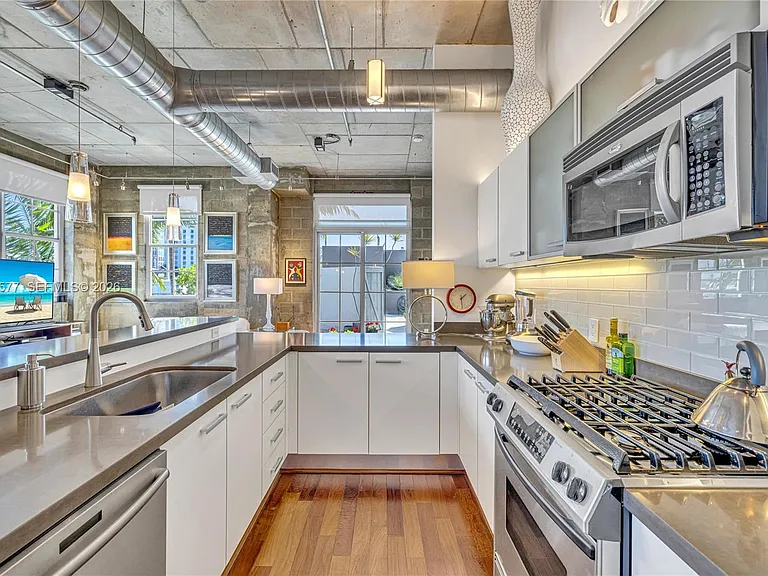 410 NW 1st Ave #206 — Photo 26