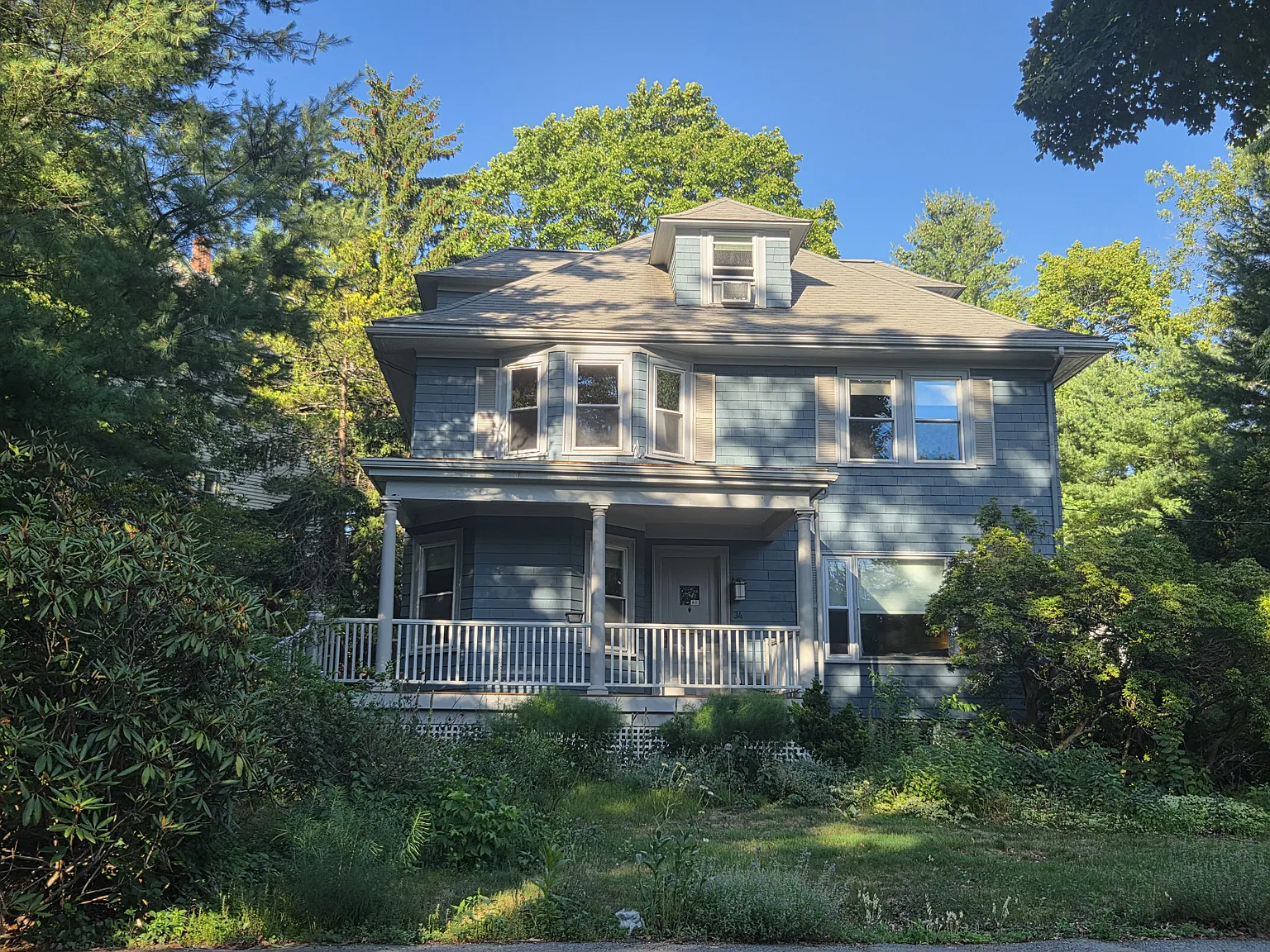 4 bed, 2.5 bath, 2700 sqft, $6,500 — Photo 1