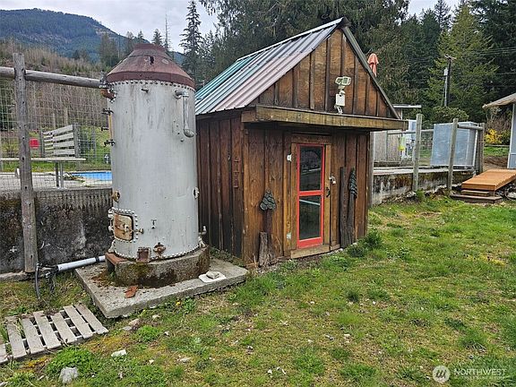 5th image of 113 Leroy Road