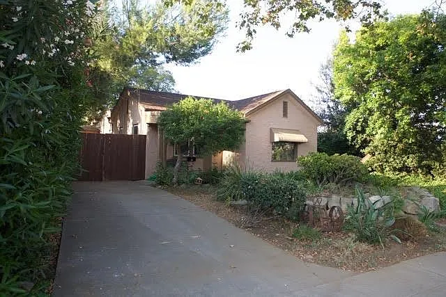 677 Dunholme Way