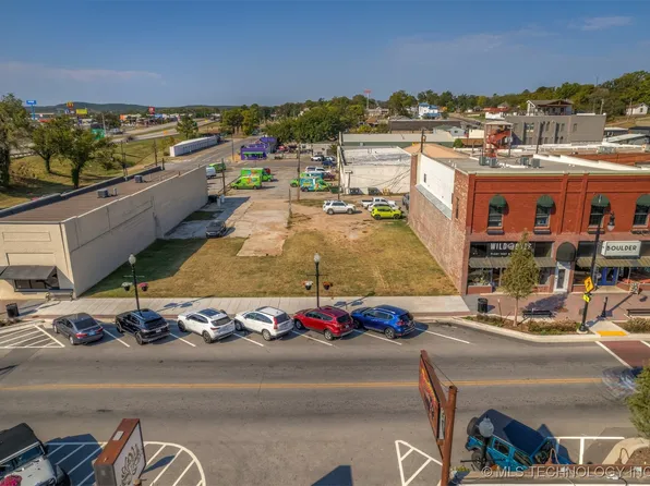 116 N Main St, Sand Springs, OK 74063